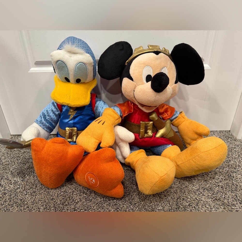 Mickey Mouse and Donald Duck dressed in medieval prince and knight costumes EUC